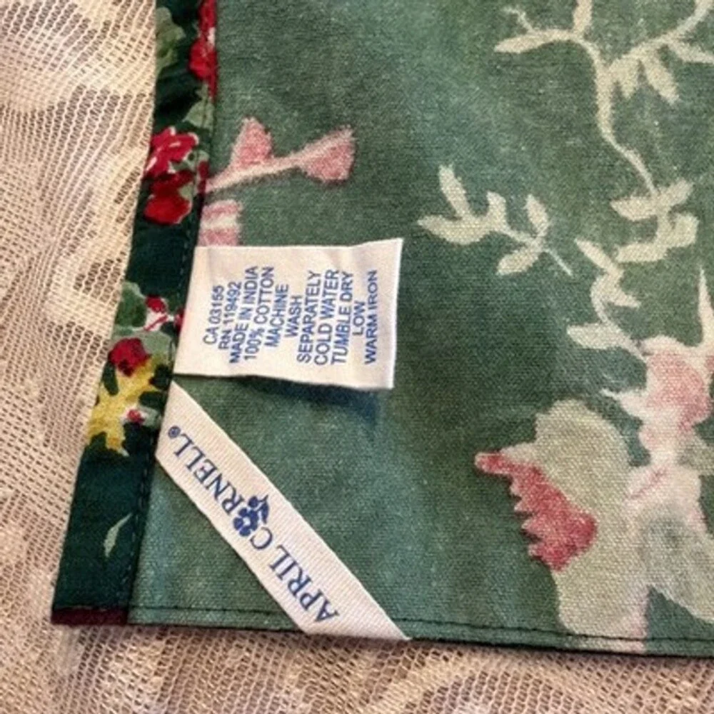 April Cornell Cottage Rose Dark Green/ Red Table Runner 13 x 70